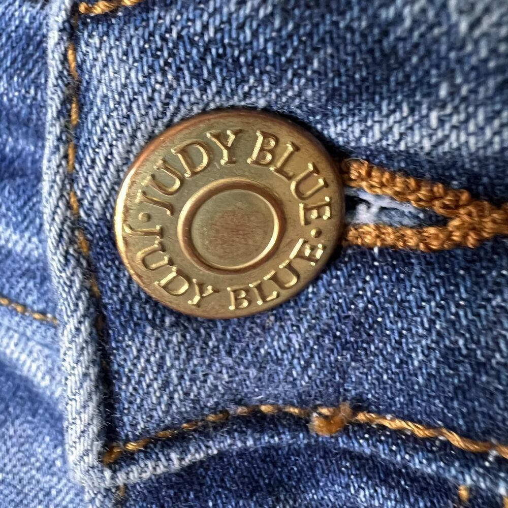 Judy Blue Jeans Womens Size 7/28 Medium Wash Skinny Fit Capri Stretch Comfort - Picture 8 of 16